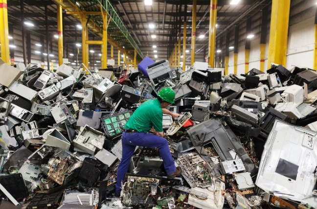 An image showing a pile of e-waste.
