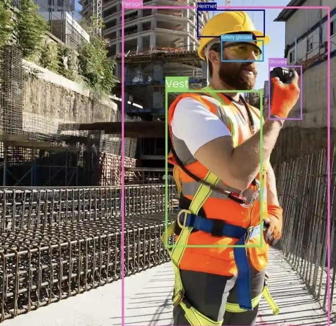 Figure 2 - CV-loaded software monitoring a construction worker on an industrial construction site in real time (Berkmanas, 2024).